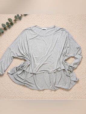 Dear Apple Gray Layered Hem Long Sleeve Top Size Large Lightweight Casual Tee